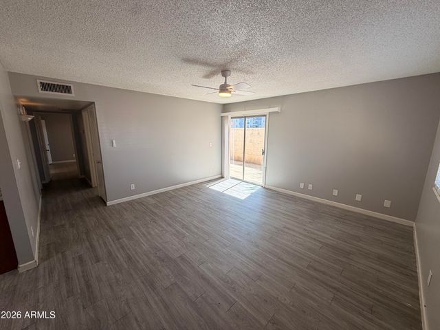 6527 N 67TH Avenue 102, Glendale, AZ 85301