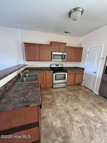 626 Ebb Tide Lane, Sneads Ferry, NC 28460