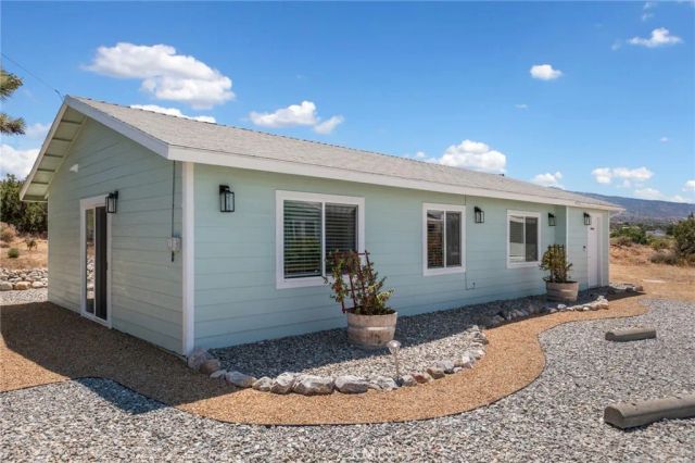 8837 Malpaso Road, Phelan, CA 92371