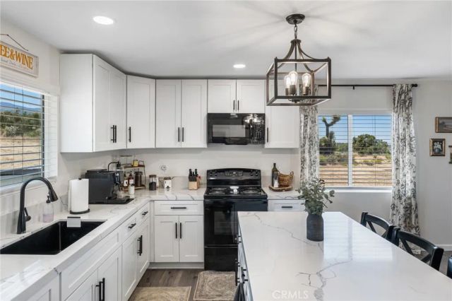 8837 Malpaso Road, Phelan, CA 92371