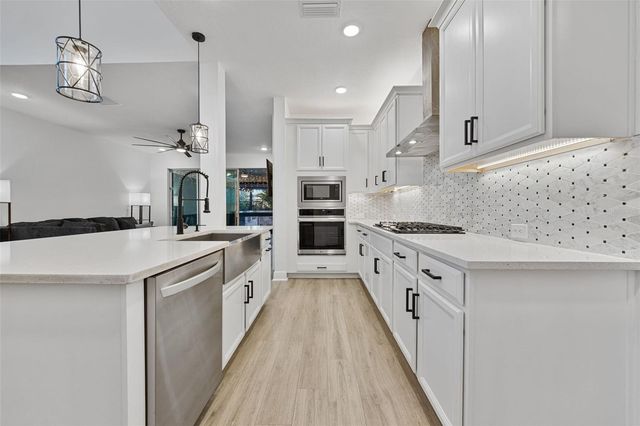 5617 DEL CORONADO DRIVE, Apollo Beach, FL 33572