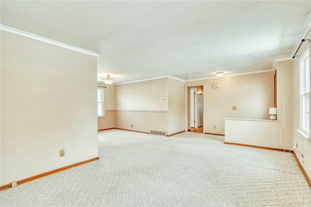 193 Hawthorne Circle, Farmington, NY 14425