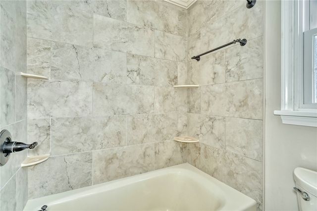 193 Hawthorne Circle, Farmington, NY 14425