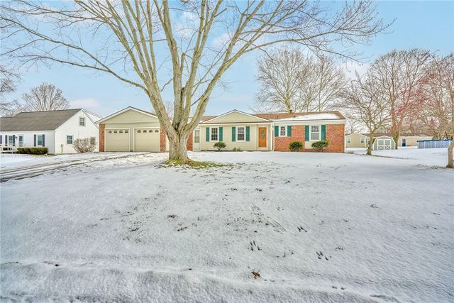 193 Hawthorne Circle, Farmington, NY 14425