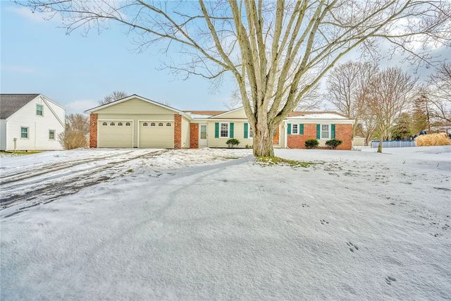 193 Hawthorne Circle, Farmington, NY 14425