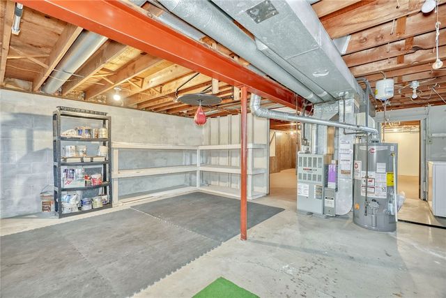 193 Hawthorne Circle, Farmington, NY 14425