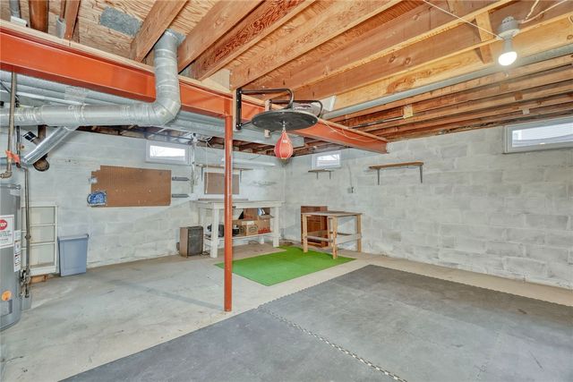 193 Hawthorne Circle, Farmington, NY 14425