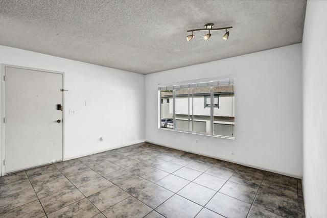 3448 Seabreeze Walk, Oceanside, CA 92056