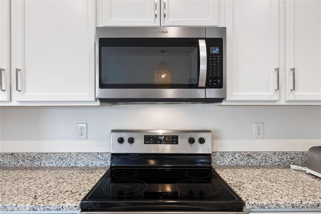 915 OVERPOOL AVENUE, Davenport, FL 33896