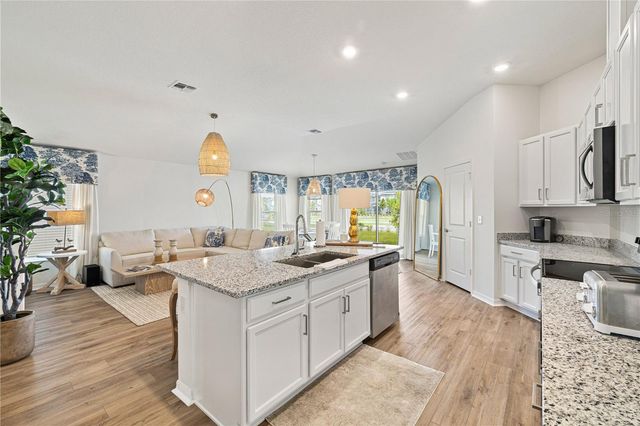 915 OVERPOOL AVENUE, Davenport, FL 33896