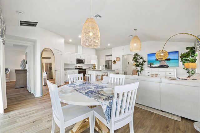 915 OVERPOOL AVENUE, Davenport, FL 33896