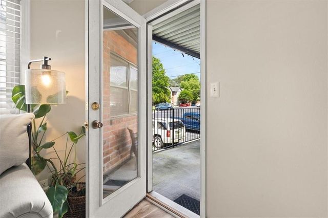 6851 Roswell Road M5, Sandy Springs, GA 30328