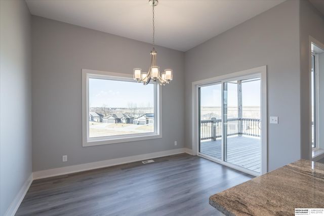 16071 Center West Hadan Drive, Bennington, NE 68007