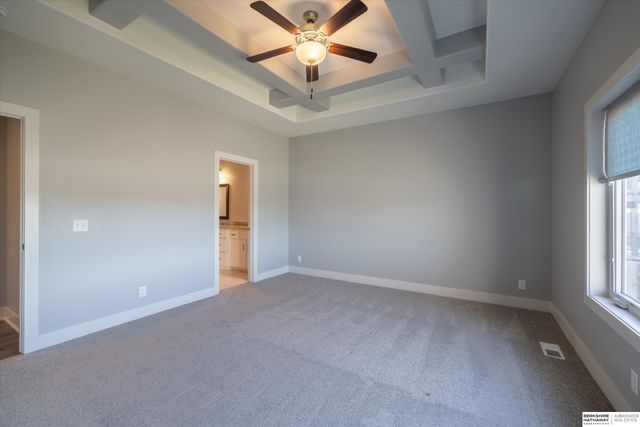 16071 Center West Hadan Drive, Bennington, NE 68007