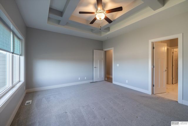 16071 Center West Hadan Drive, Bennington, NE 68007