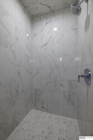 16071 Center West Hadan Drive, Bennington, NE 68007