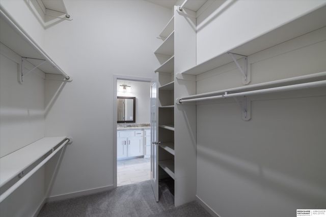 16071 Center West Hadan Drive, Bennington, NE 68007