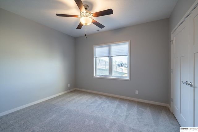 16071 Center West Hadan Drive, Bennington, NE 68007