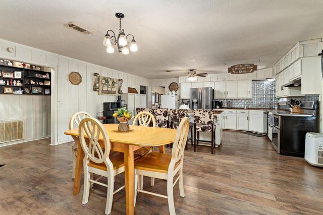 19088 Dove Meadows, Fannett, TX 77705