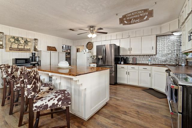 19088 Dove Meadows, Fannett, TX 77705