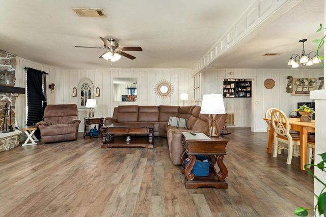 19088 Dove Meadows, Fannett, TX 77705