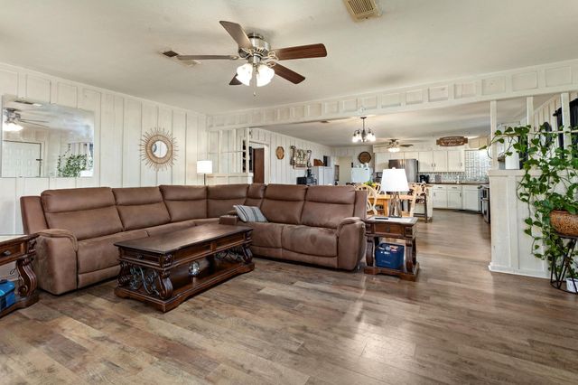 19088 Dove Meadows, Fannett, TX 77705