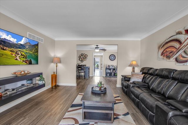 8537 W Winona Street, Chicago, IL 60656