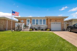 8537 W Winona Street, Chicago, IL 60656