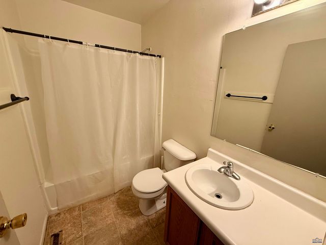 406 E ADAMS, Rapid City, SD 57701