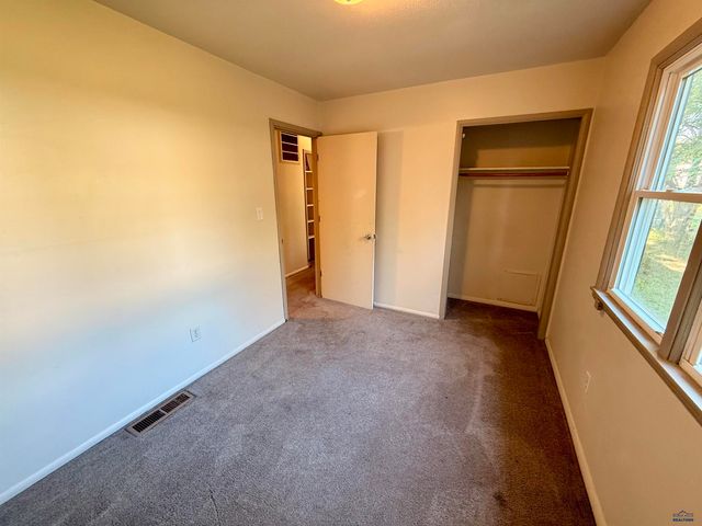 406 E ADAMS, Rapid City, SD 57701