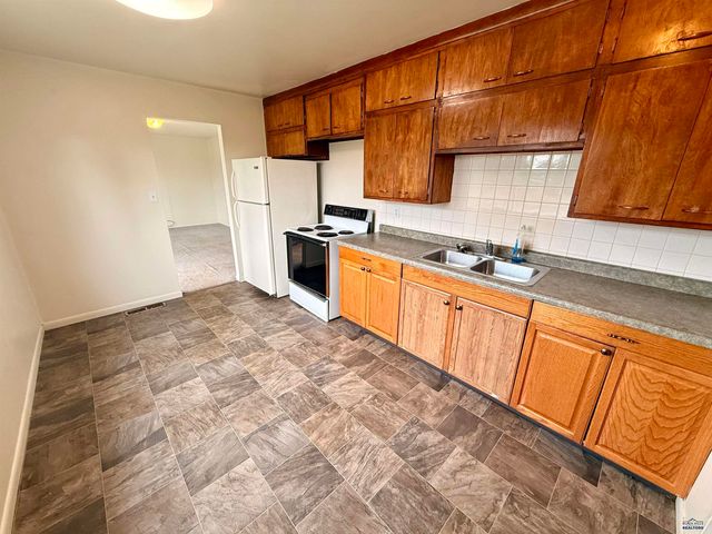 406 E ADAMS, Rapid City, SD 57701