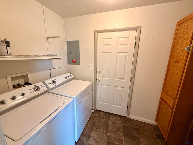 406 E ADAMS, Rapid City, SD 57701