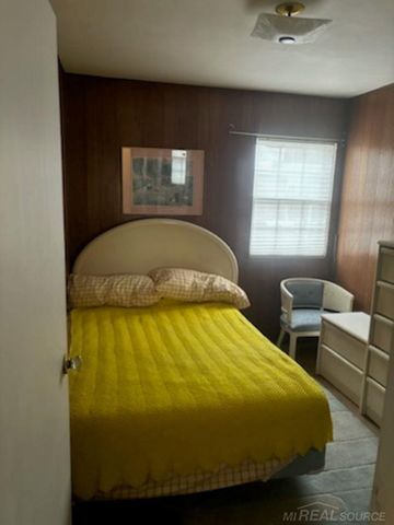 19910 Parkside Street, Saint Clair Shores, MI 48080