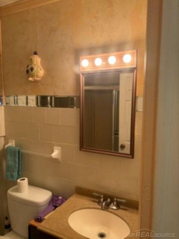 19910 Parkside Street, Saint Clair Shores, MI 48080