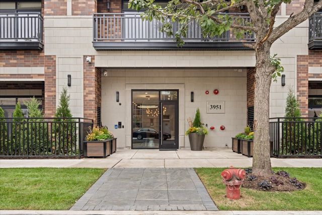 3951 N Wayne Avenue 206, Chicago, IL 60613