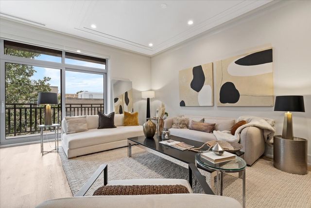 3951 N Wayne Avenue 206, Chicago, IL 60613