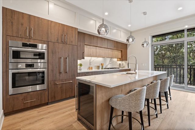 3951 N Wayne Avenue 206, Chicago, IL 60613