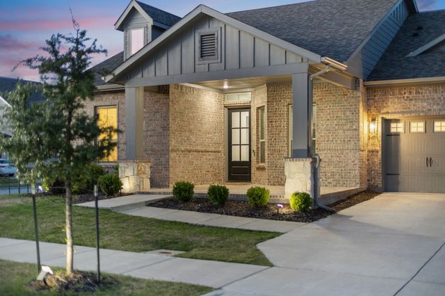 8808 Royal Star Road, Rowlett, TX 75089