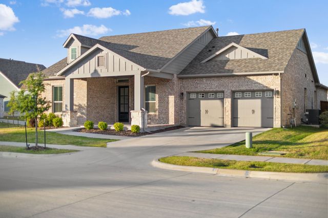 8808 Royal Star Road, Rowlett, TX 75089