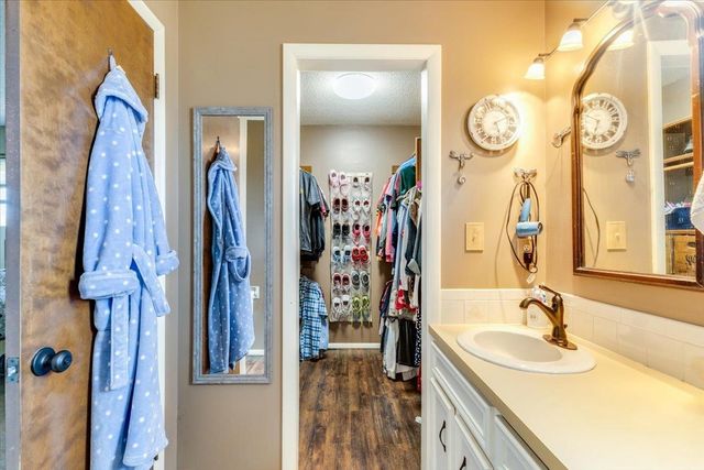 1433 N Estate Rd, Peck, KS 67120