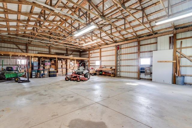 1433 N Estate Rd, Peck, KS 67120