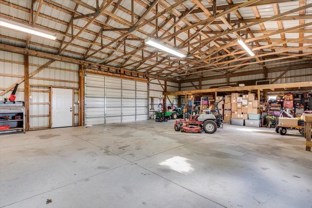 1433 N Estate Rd, Peck, KS 67120