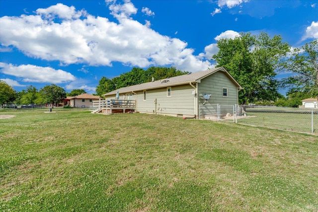 1433 N Estate Rd, Peck, KS 67120
