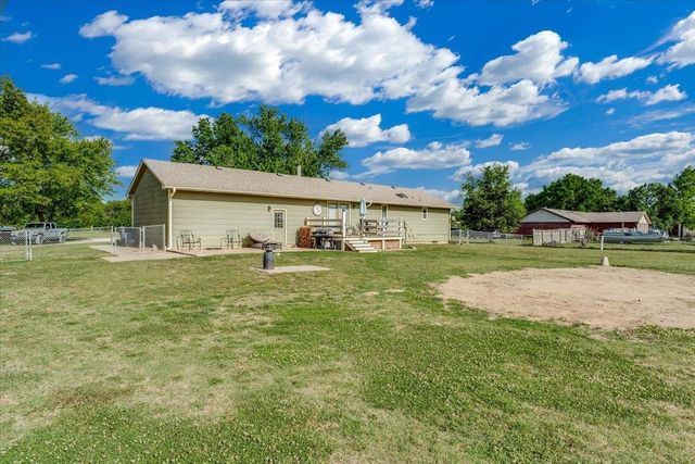 1433 N Estate Rd, Peck, KS 67120
