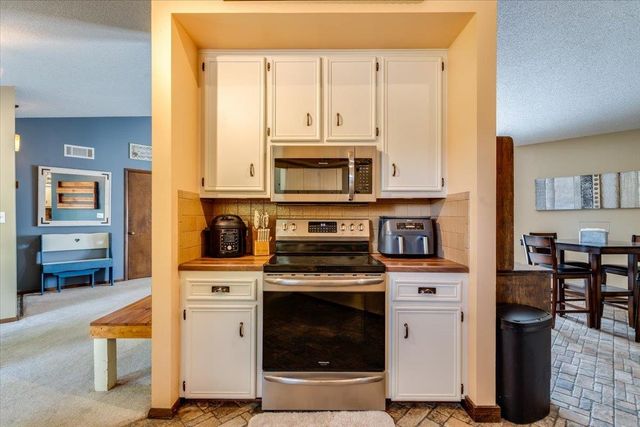 1433 N Estate Rd, Peck, KS 67120