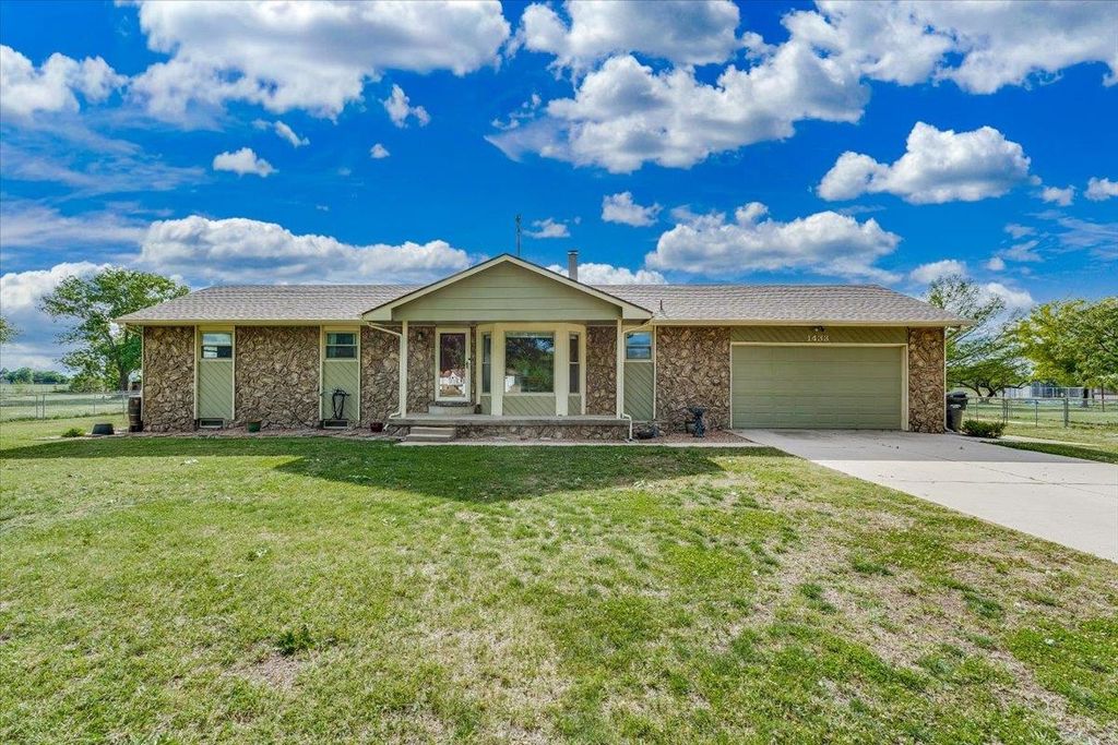 1433 N Estate Rd, Peck, KS 67120