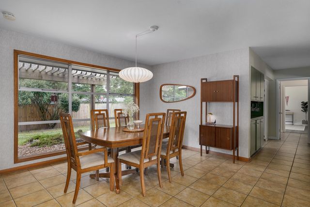 1901 S Cedarbrook Avenue, Springfield, MO 65804