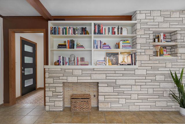 1901 S Cedarbrook Avenue, Springfield, MO 65804