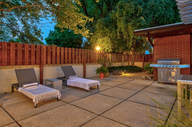 1901 S Cedarbrook Avenue, Springfield, MO 65804