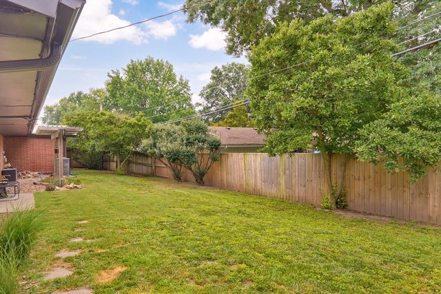 1901 S Cedarbrook Avenue, Springfield, MO 65804